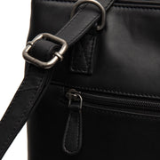 Solid Antique Brass Hardware &amp; Heavy-Duty Dual Zipper Detail on Raynor Full-Grain Leather Tote Bag pour Femme