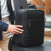 
Classic 100% Full-Grain leather Backpack - Perspective arrière montrant les bretelles en cuir renforcées