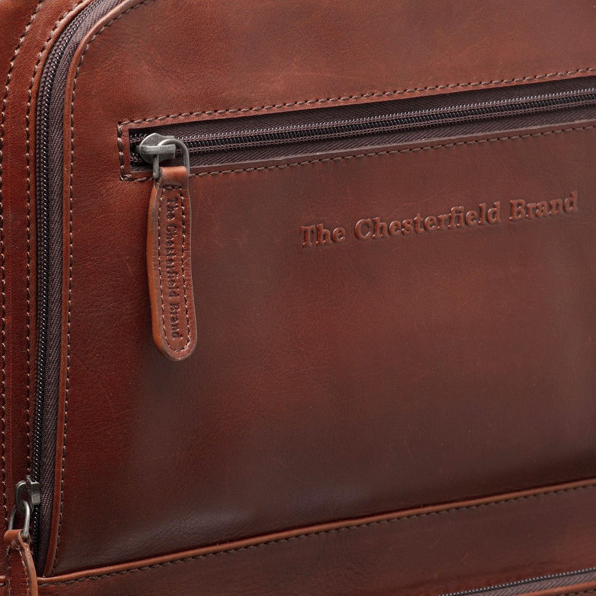 Vue détaillée of Classic Collar &amp; Heavy-Duty Zipper Hardware on Leather Trolley San Marino pour Femme