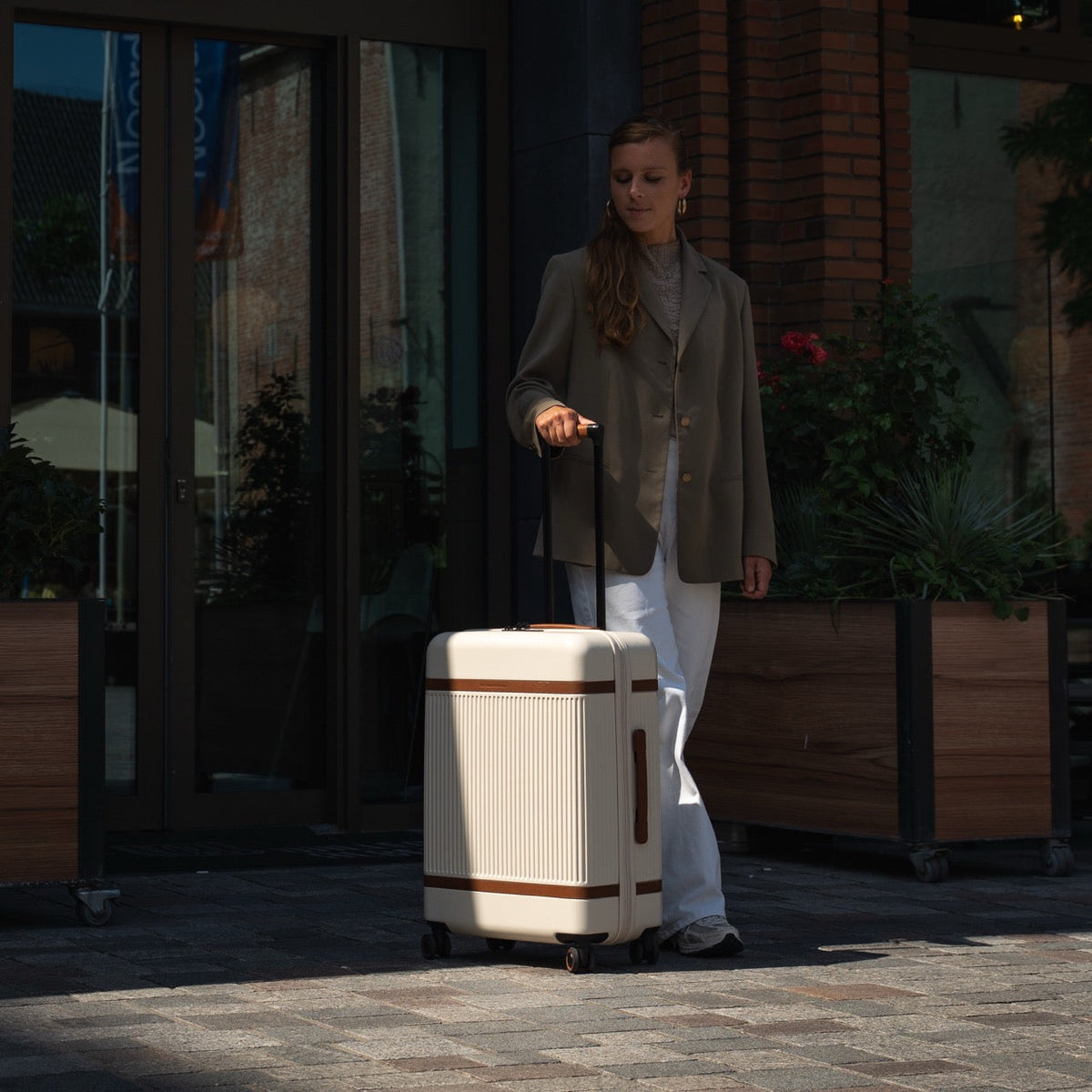Medium Suitcase Zuna pour Femme – Vue produit alternative 3