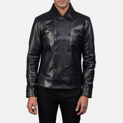 Mod Noir Leather Peacoat pour Homme in Black Cowhide Leather - Vue de face &amp; silhouette ajustée | Acheter en ligne