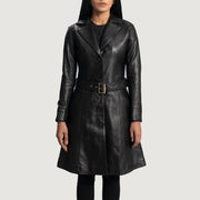 
Vue détaillée of Notch & Button Hardware on Moonlight Noir Trench-coat en Cuir pour Femme