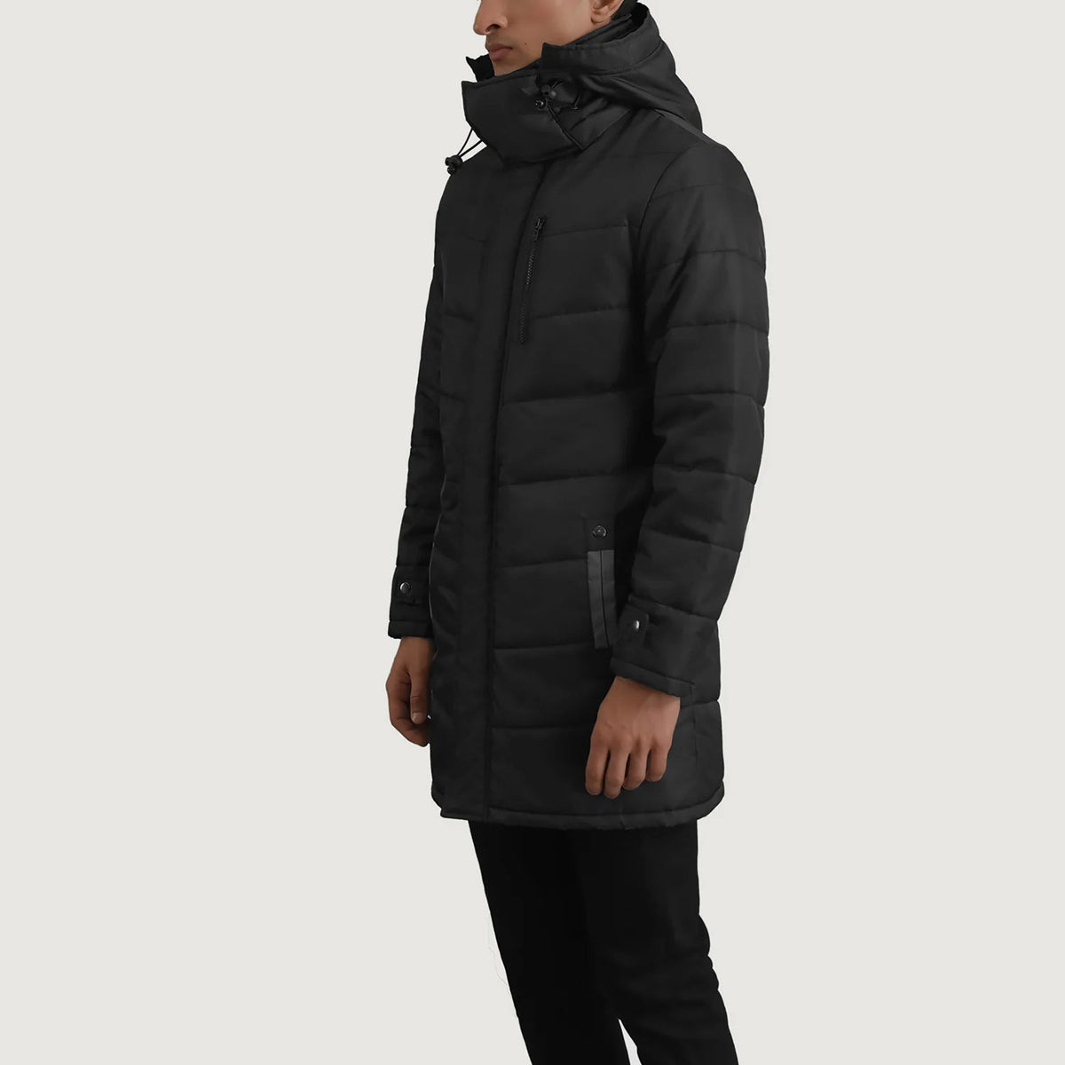 
Black Full-Grain Leather Hooded Jacket - Vue arrière montrant la carrure ajustée et l'ourlet net