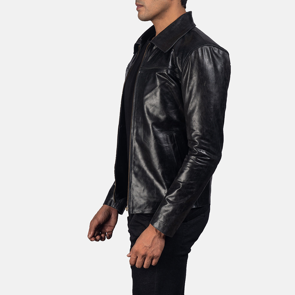 
Mystical Black Leather Jacket - Vue de profil mettant en valeur la coupe de manche ergonomique
