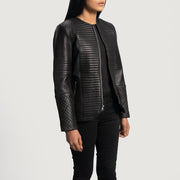 
Perspective portée de Nexi Quilted Maroon Leather Jacket sur modèle - Tombé naturel à la lumière du jour