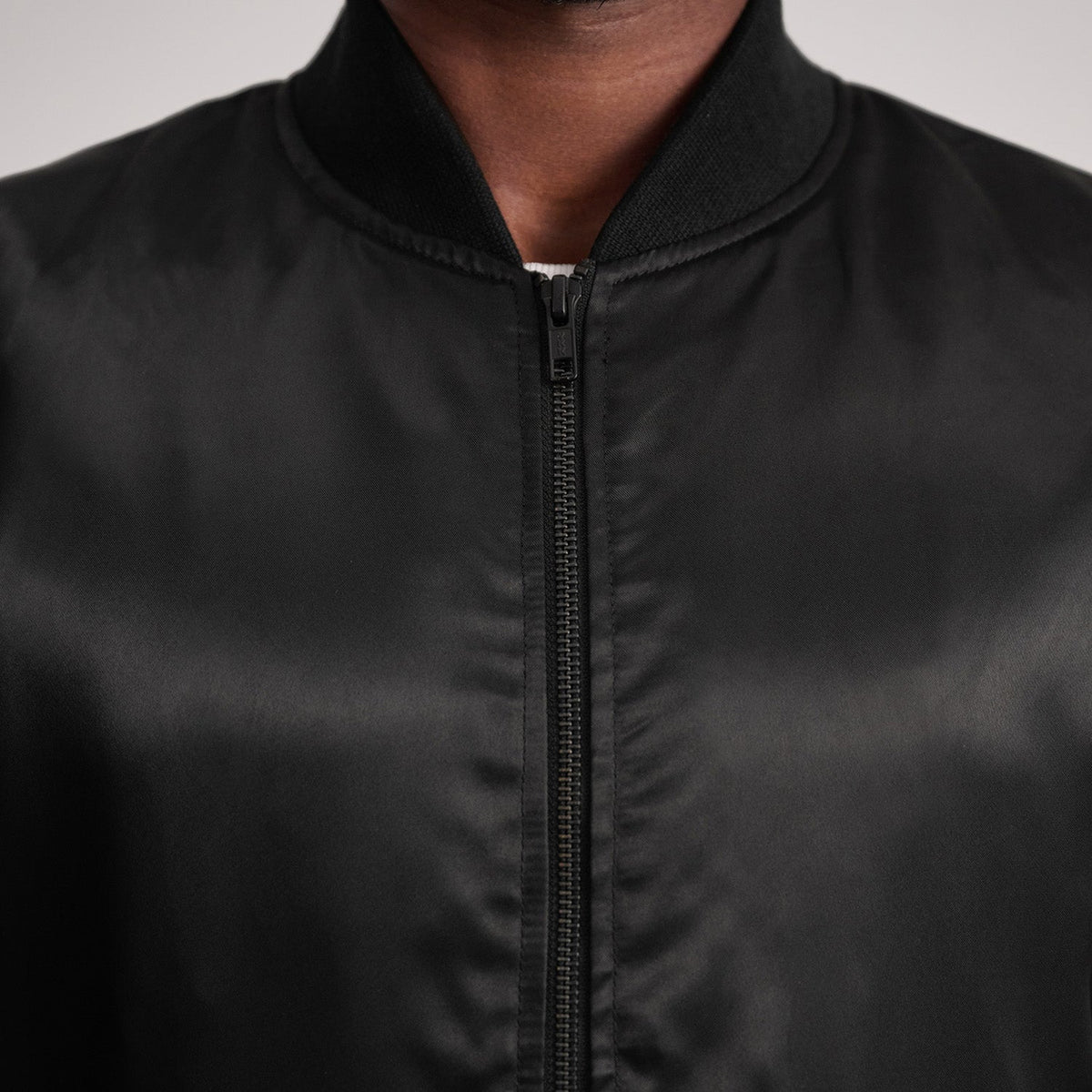 Vue intérieure Showing Polyester Lining &amp; Deux poches intérieures