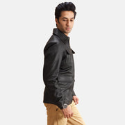 
Black Sheepskin leather Jacket - Vue arrière montrant la carrure ajustée et l'ourlet net
