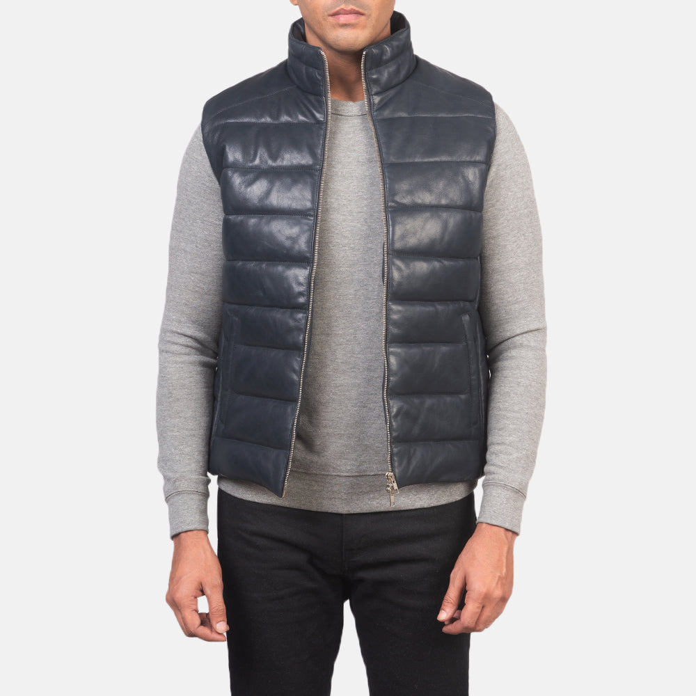 Men's Reeves Bleu Leather Puffer Vest pour Homme in Blue Sheepskin Leather - Vue de face &amp; silhouette ajustée | Acheter en ligne