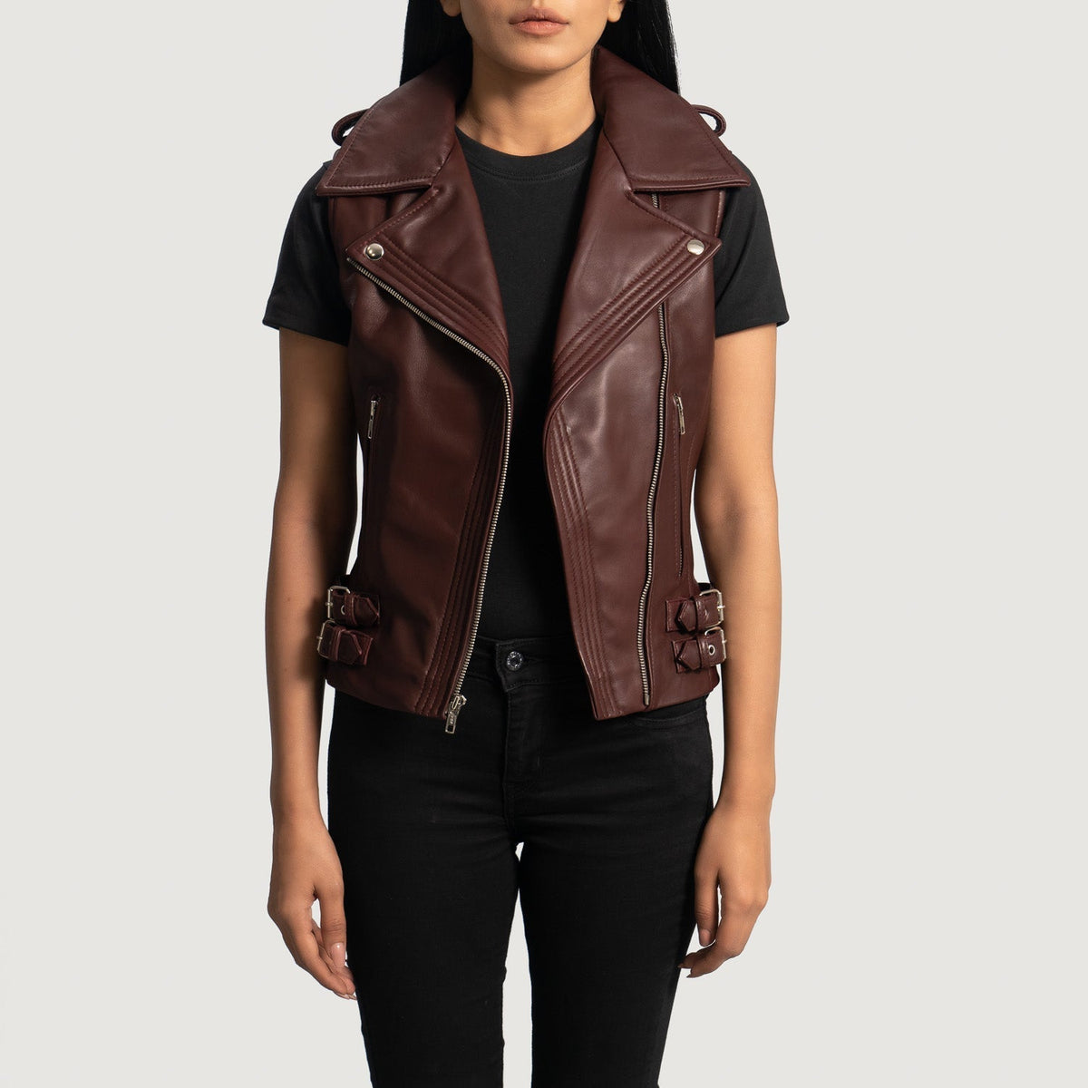 
Maroon Sheepskin Leather Biker Jacket - Vue arrière montrant la carrure ajustée et l'ourlet net