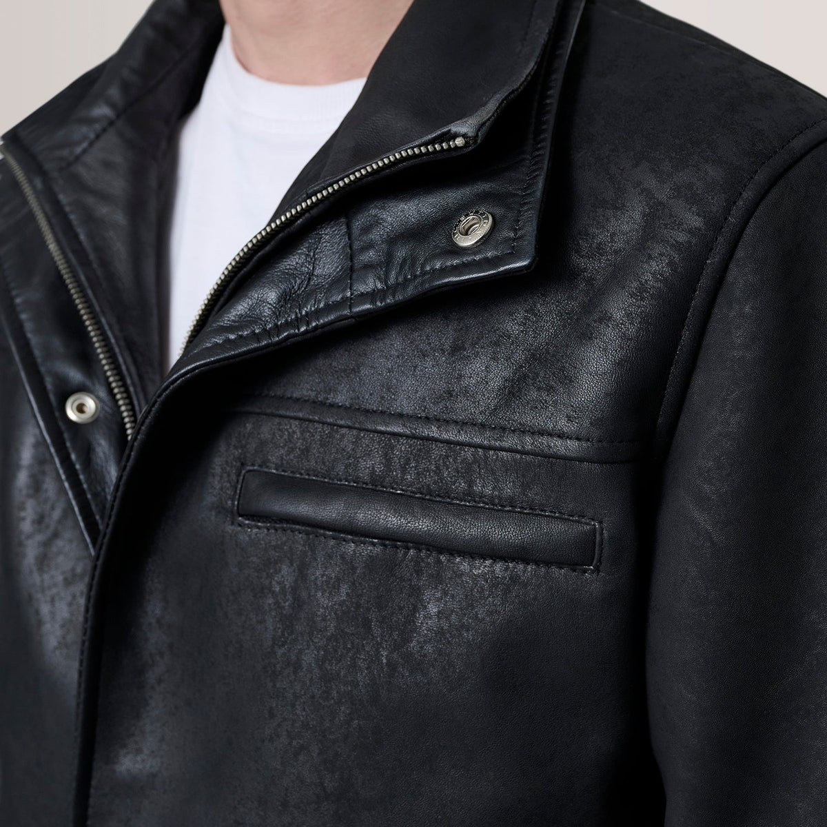 Vue intérieure Showing Quilted Polyester Lining &amp; Deux poches intérieures