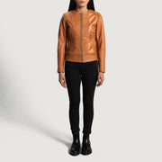 
Sleeky Clean Camel Veste Motard en Cuir pour Femme - Vue de profil mettant en valeur la coupe de manche ergonomique
