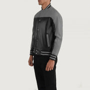Black &amp; Red Sheepskin Leather Varsity Jacket - Vue de dos avec coupe ajustée aux épaules &amp; ourlet soigné