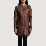 
Vue détaillée of Classic Collar & Zipper Hardware on Trudy Lane Matelassé Bordeaux Manteau en Cuir pour Femme