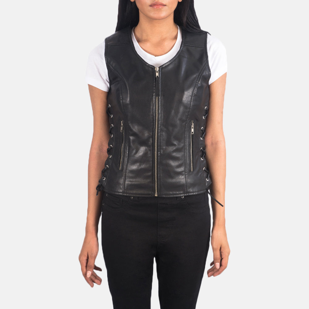 
Vue détaillée of V-neck & Zipper Hardware on Vanda Noir Leather Biker Vest pour Femme