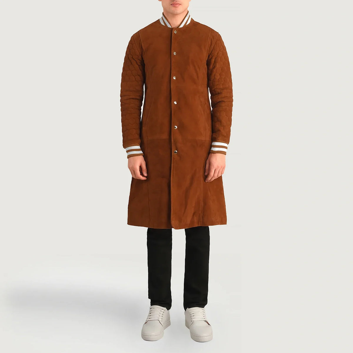 Wilde Marron Suede Varsity Manteau en Cuir pour Homme - Vue de profil avec coupe de manche ergonomique