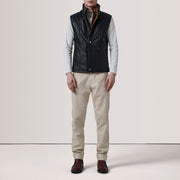 Grey Goatskin Suede Leather Vest - Vue de dos avec coupe ajustée aux épaules &amp; ourlet soigné