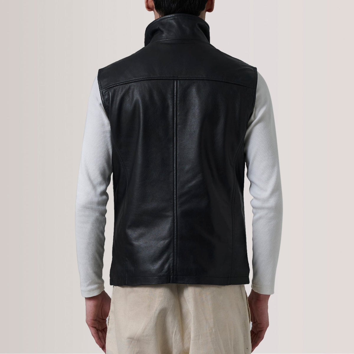 Vue détaillée of Band with Buckle &amp; Zipper with placket Hardware on Zane Grey Suede Vest For Men